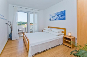  HVAR apartments 5 min to the beach  Хвар